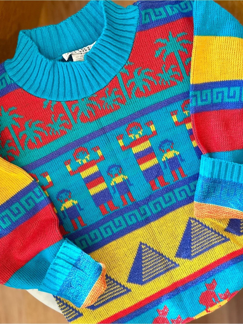 7/8 Vintage Sweater Southwestern/Egyptian-inspired novelty geometric 80s jet set